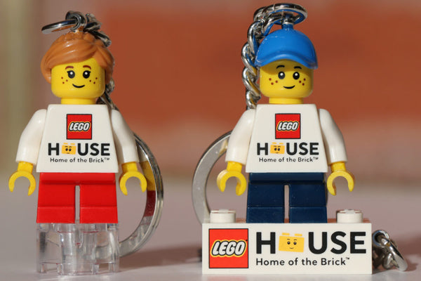 Lego 853713 Lego House girl keychain Exclusive – Display Frames
